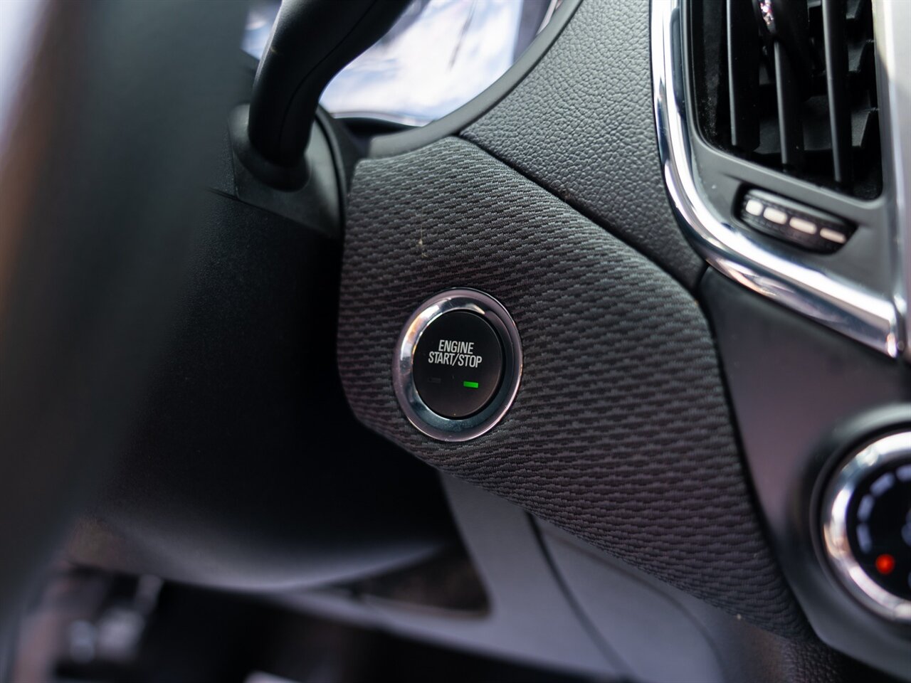 2019 Chevrolet Cruze LT   - Photo 33 - Washington, MI 48094