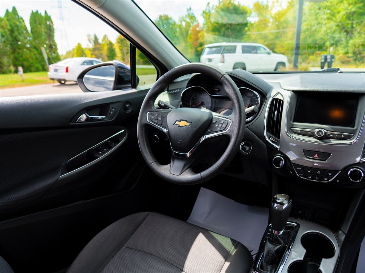 2019 Chevrolet Cruze LT   - Photo 23 - Washington, MI 48094