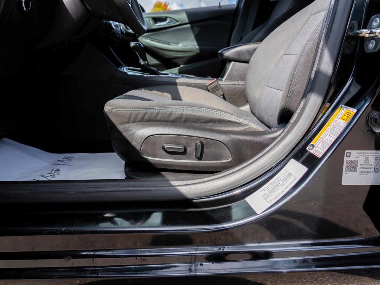 2019 Chevrolet Cruze LT   - Photo 15 - Washington, MI 48094