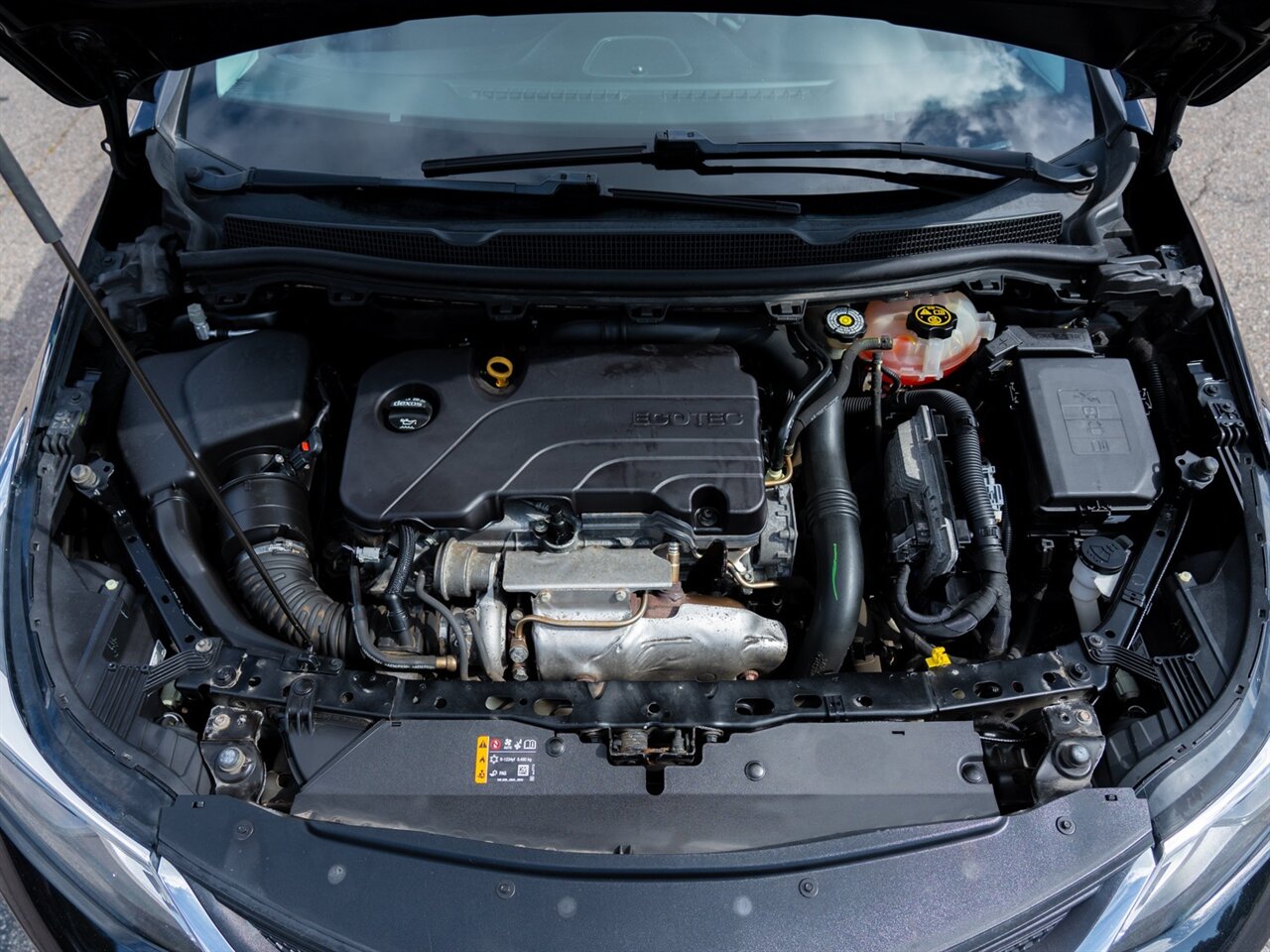 2019 Chevrolet Cruze LT   - Photo 12 - Washington, MI 48094