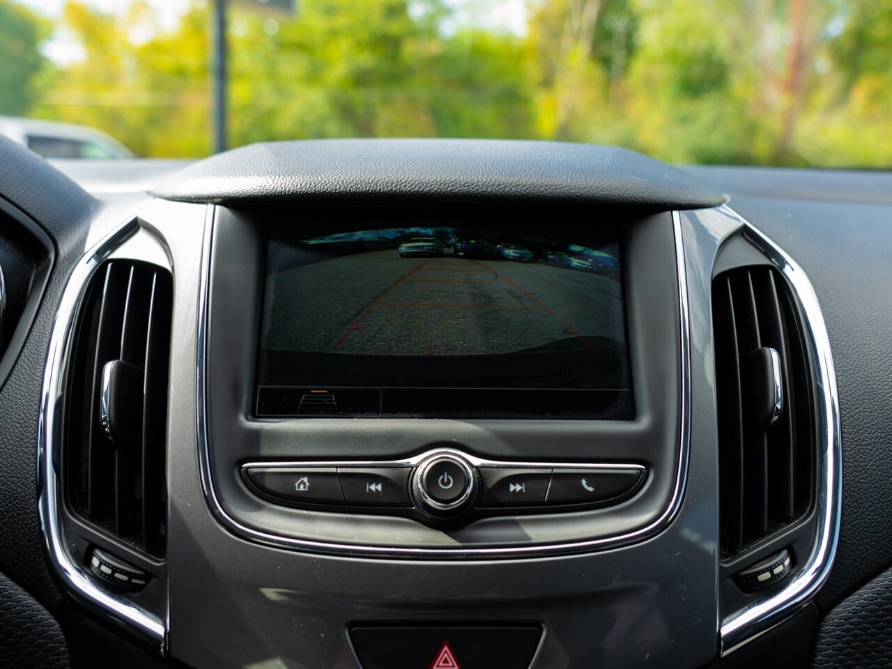 2019 Chevrolet Cruze LT   - Photo 28 - Washington, MI 48094