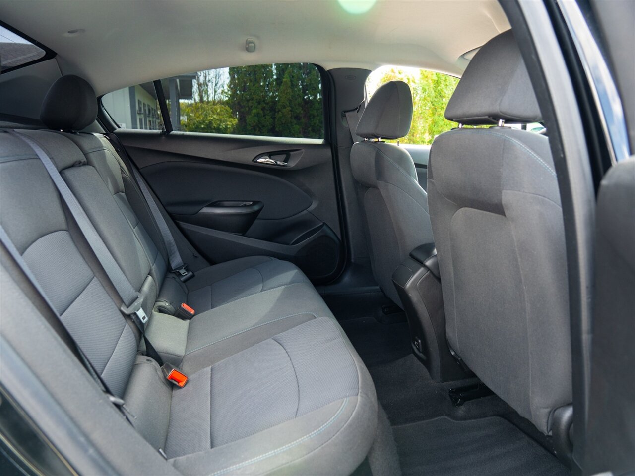 2019 Chevrolet Cruze LT   - Photo 20 - Washington, MI 48094