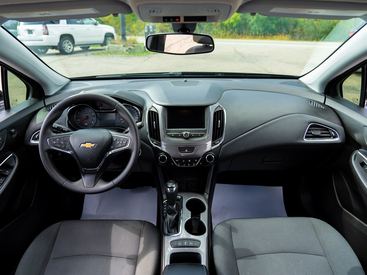 2019 Chevrolet Cruze LT   - Photo 22 - Washington, MI 48094