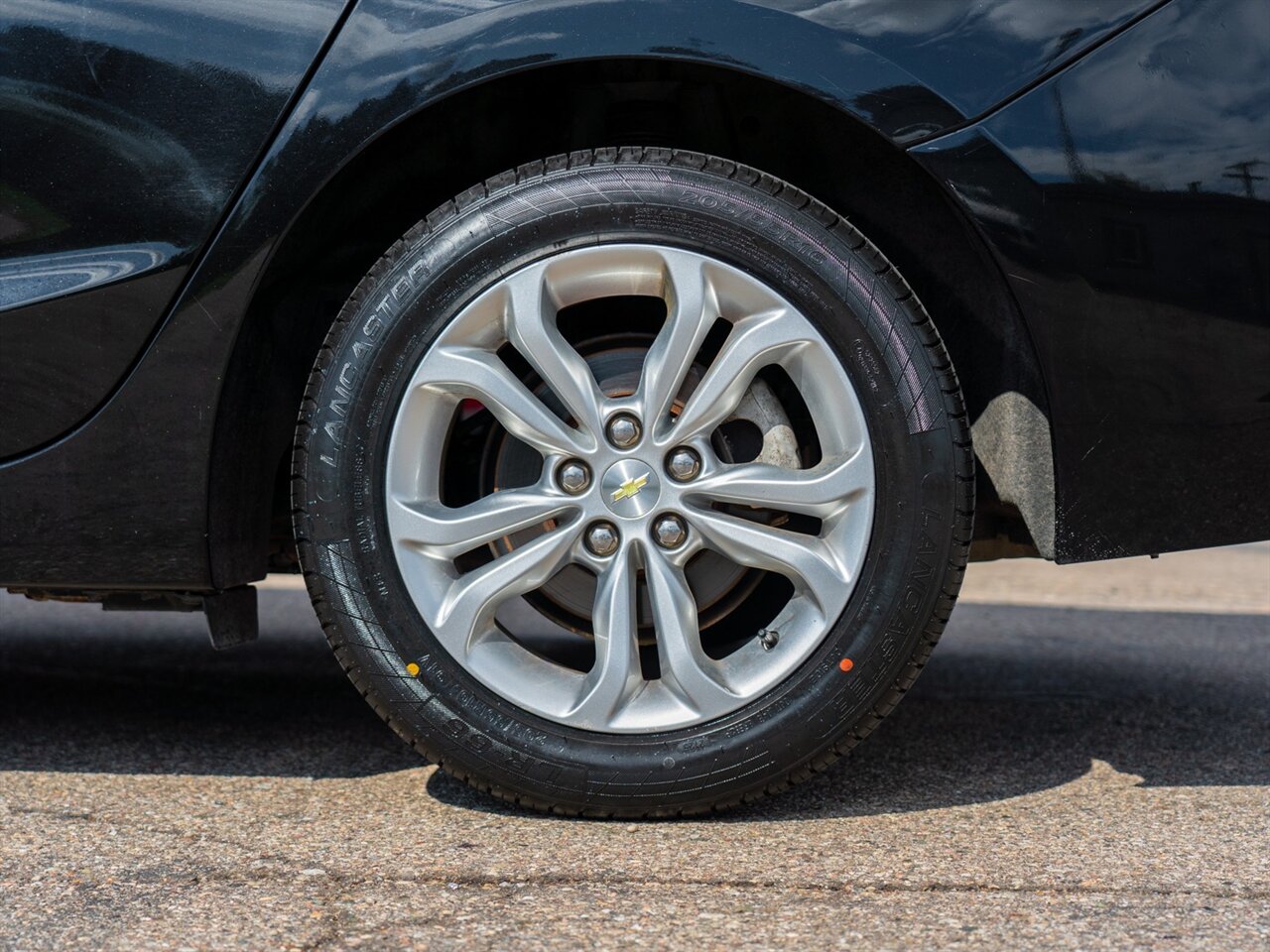 2019 Chevrolet Cruze LT   - Photo 41 - Washington, MI 48094