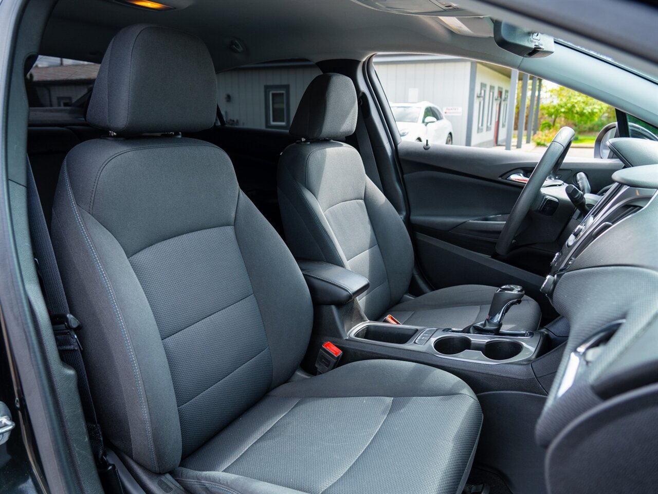 2019 Chevrolet Cruze LT   - Photo 19 - Washington, MI 48094