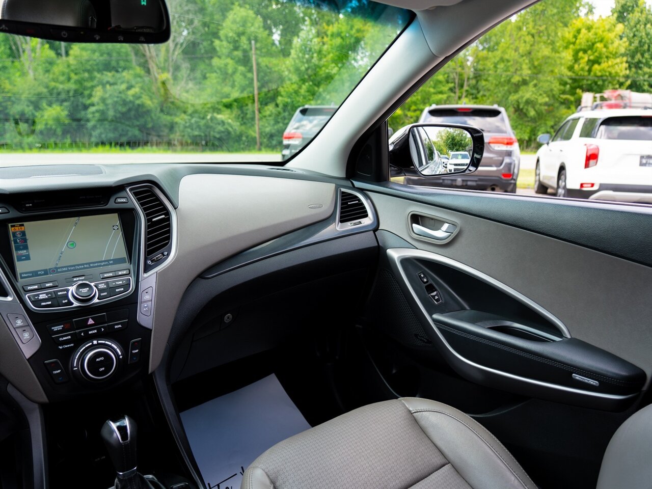 2016 Hyundai SANTA FE Sport 2.0T - Photo 24 - Washington, MI 48094