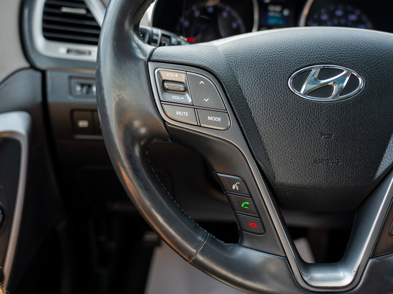 2016 Hyundai SANTA FE Sport 2.0T - Photo 26 - Washington, MI 48094
