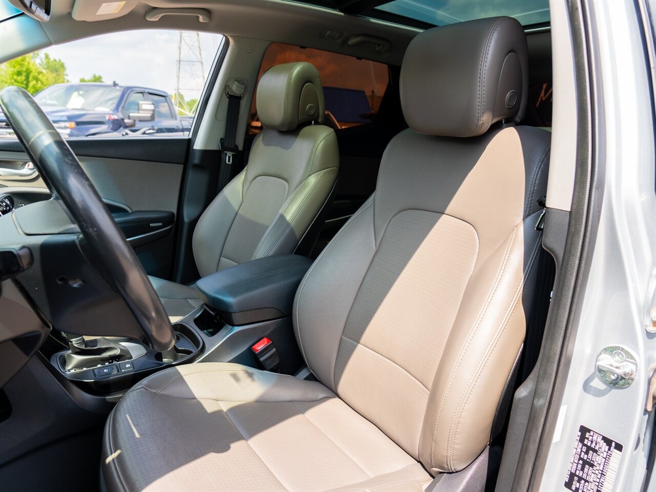2016 Hyundai SANTA FE Sport 2.0T - Photo 16 - Washington, MI 48094