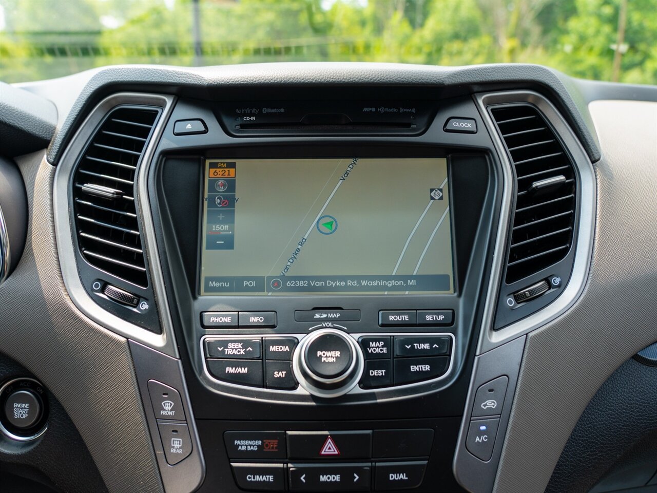 2016 Hyundai SANTA FE Sport 2.0T - Photo 29 - Washington, MI 48094