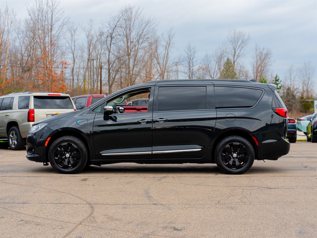 2018 Chrysler Pacifica Hybrid Limited   - Photo 8 - Washington, MI 48094