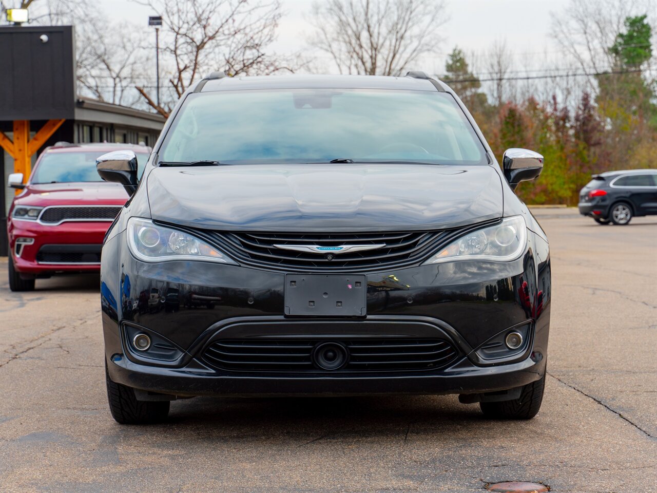 2018 Chrysler Pacifica Hybrid Limited   - Photo 2 - Washington, MI 48094