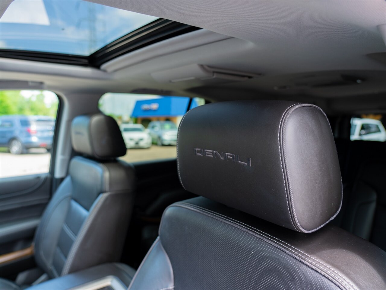 2018 GMC Yukon XL Denali - Photo 46 - Washington, MI 48094