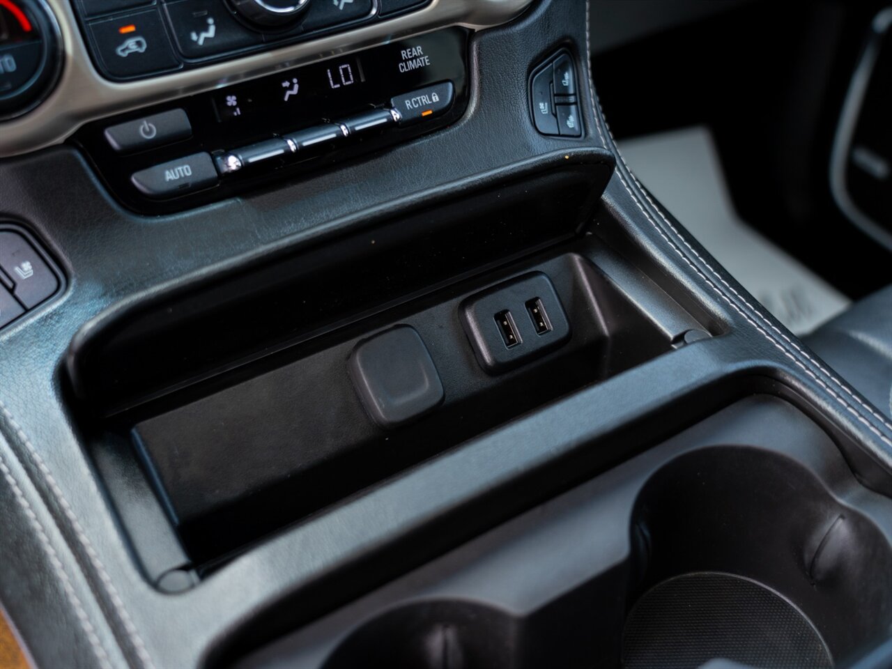 2018 GMC Yukon XL Denali - Photo 41 - Washington, MI 48094