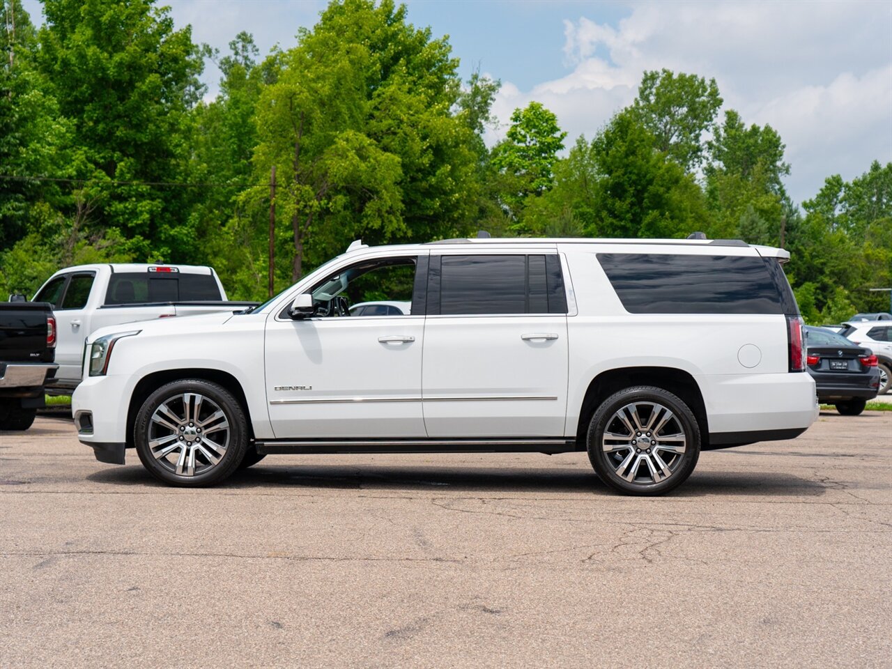 2018 GMC Yukon XL Denali - Photo 8 - Washington, MI 48094