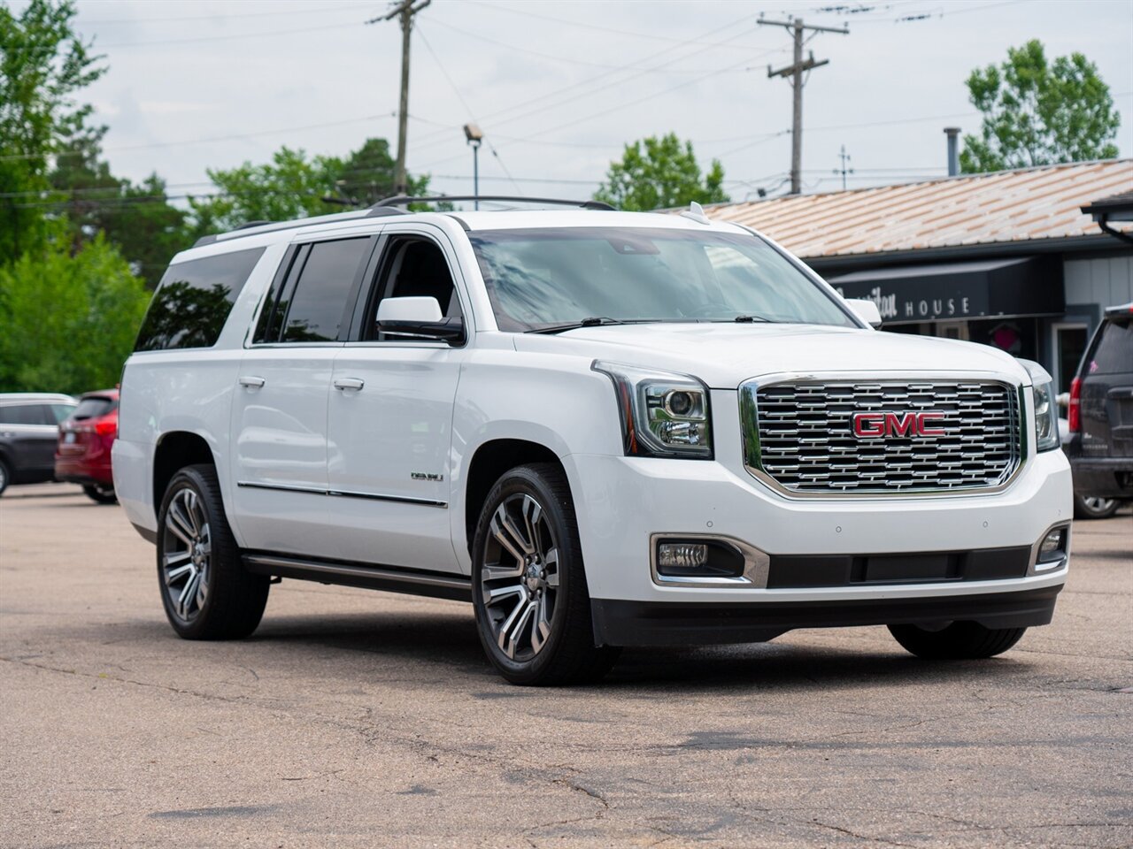 2018 GMC Yukon XL Denali - Photo 3 - Washington, MI 48094