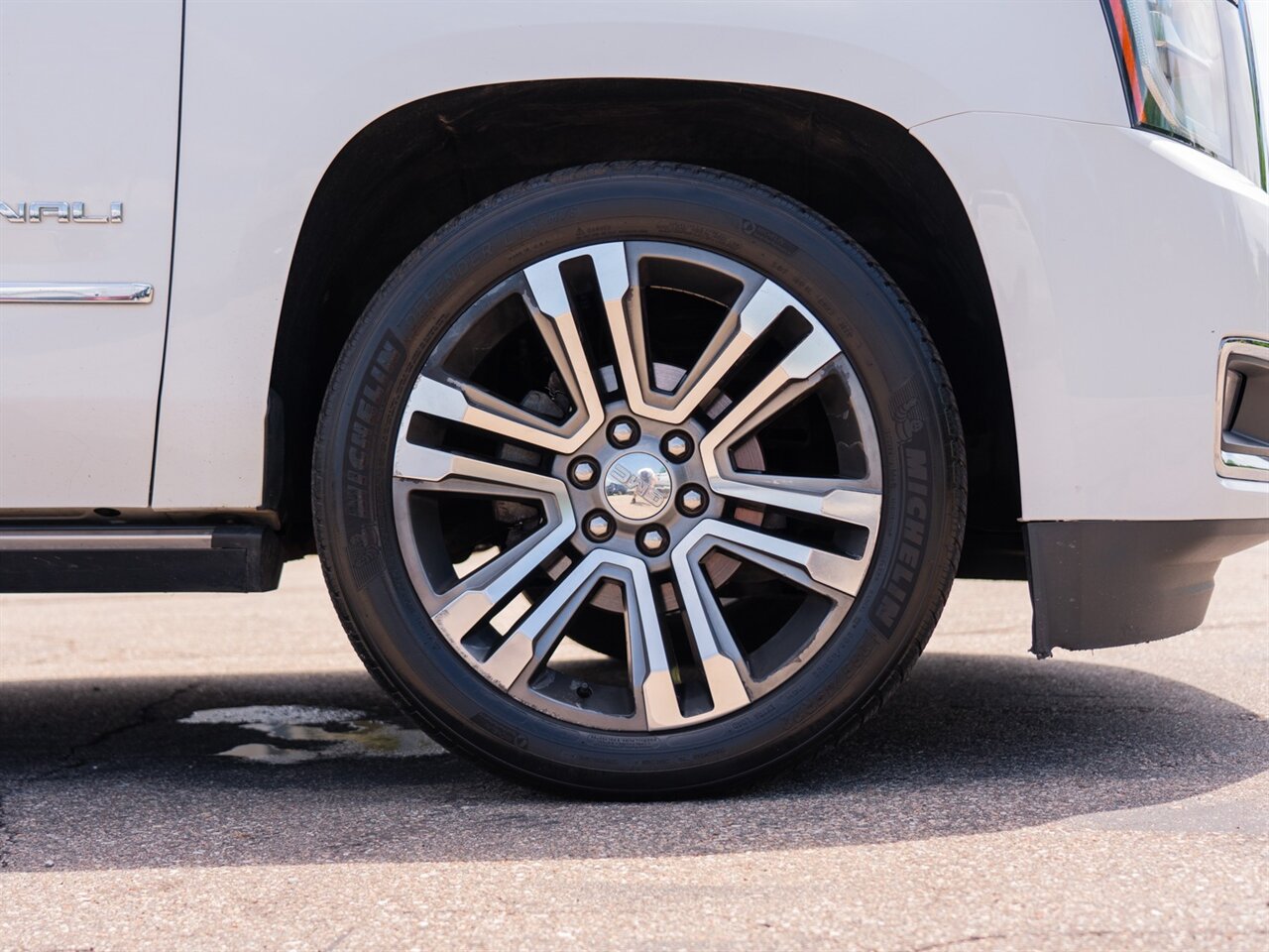 2018 GMC Yukon XL Denali - Photo 51 - Washington, MI 48094
