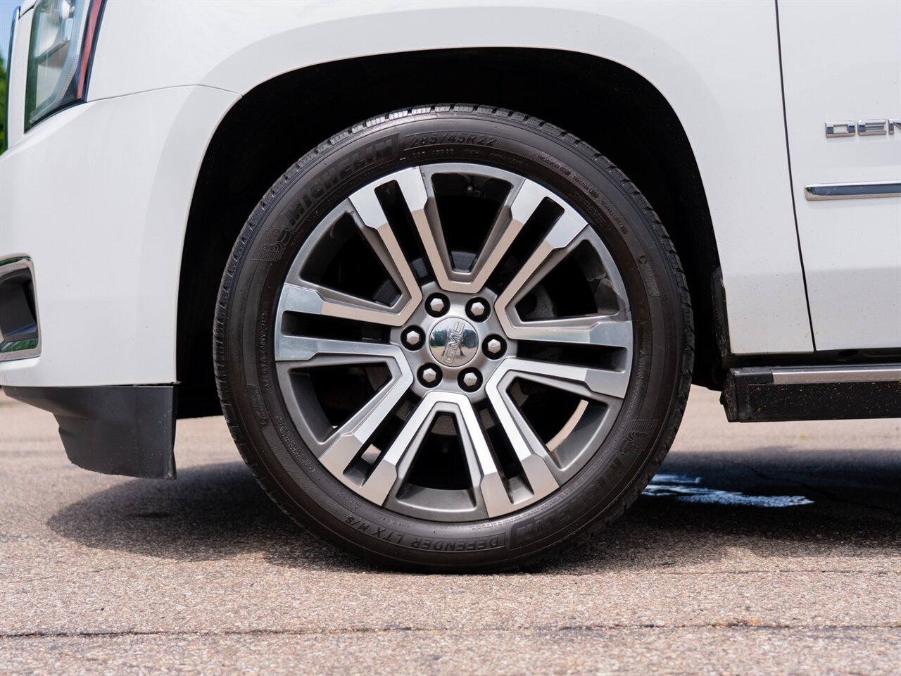 2018 GMC Yukon XL Denali - Photo 50 - Washington, MI 48094