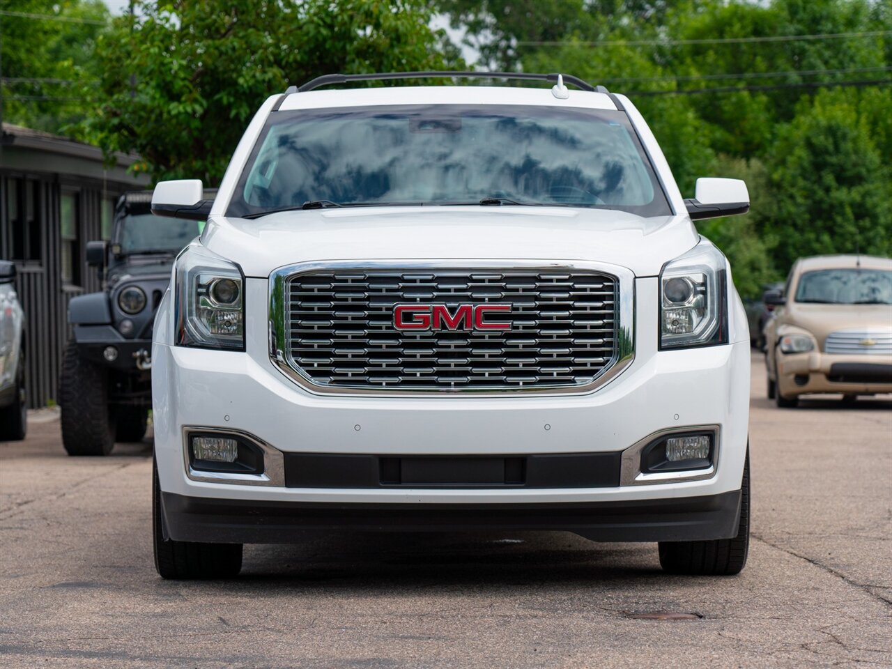 2018 GMC Yukon XL Denali - Photo 2 - Washington, MI 48094