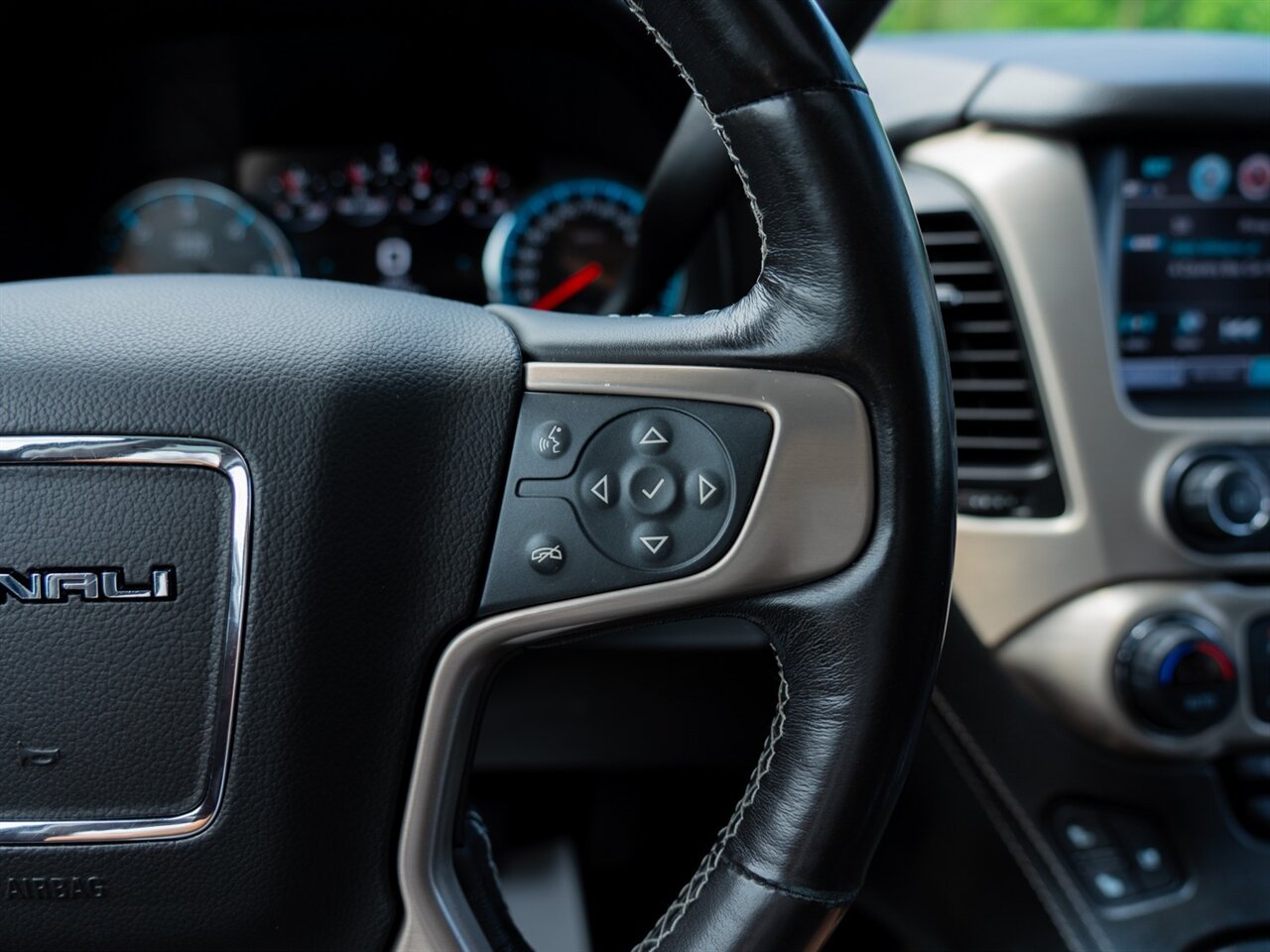 2018 GMC Yukon XL Denali - Photo 31 - Washington, MI 48094