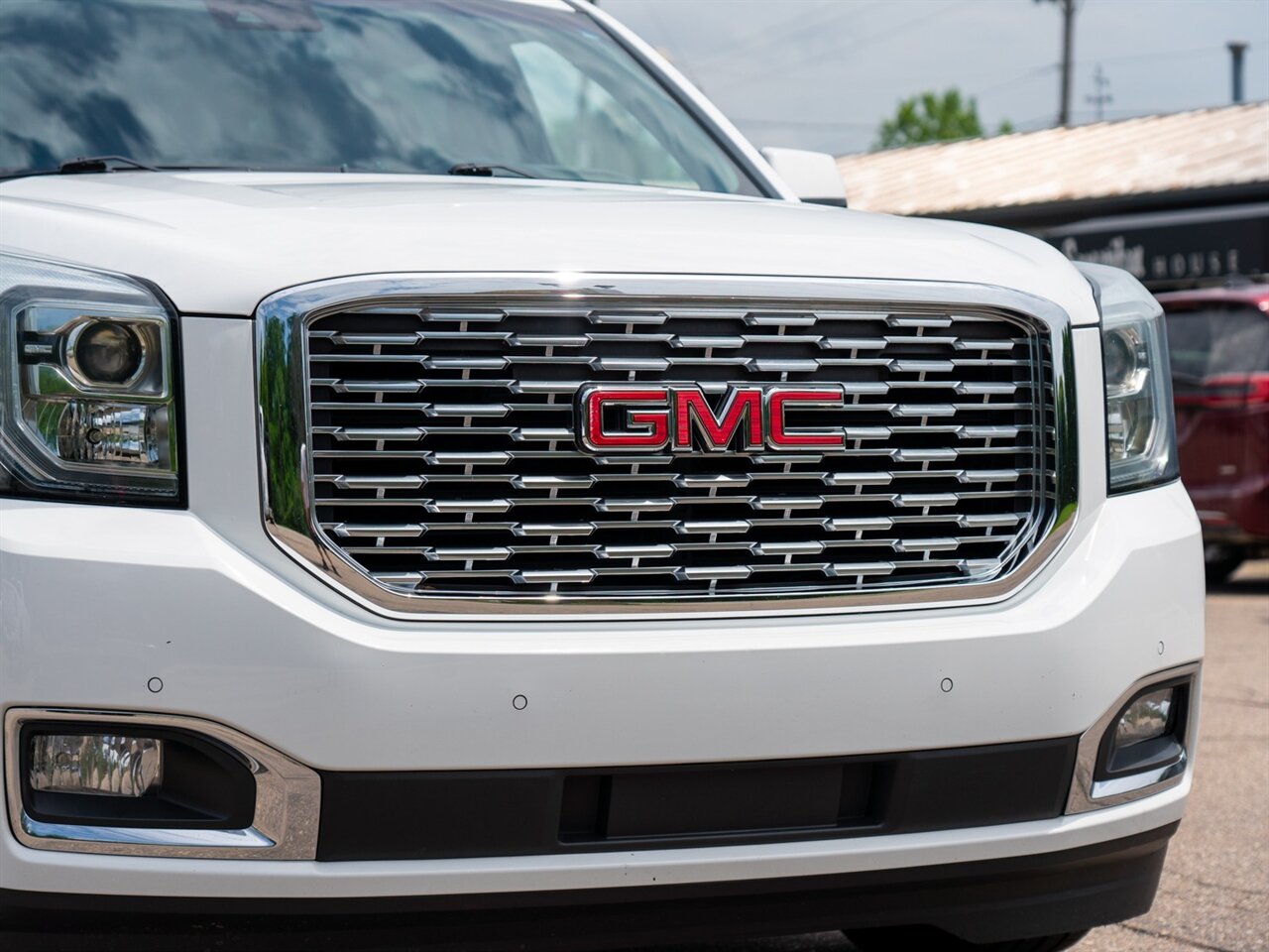 2018 GMC Yukon XL Denali - Photo 9 - Washington, MI 48094