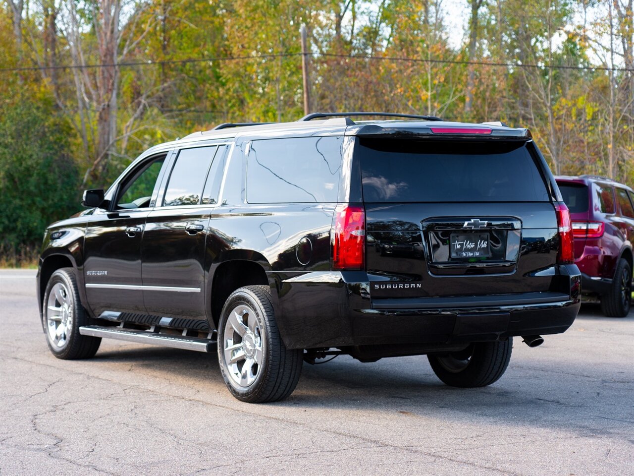 2017 Chevrolet Suburban LT - Photo 7 - Washington, MI 48094
