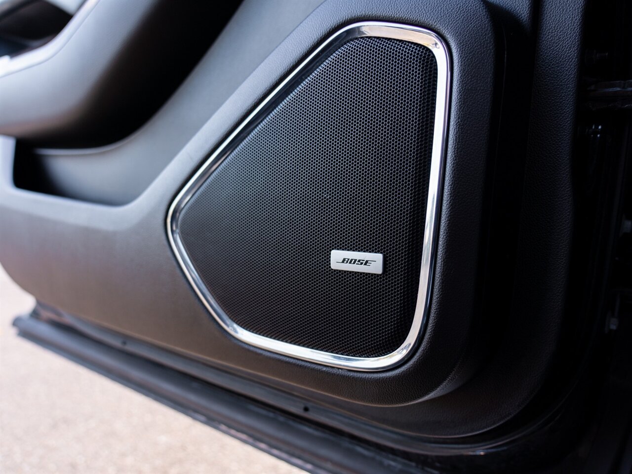 2017 Chevrolet Suburban LT - Photo 18 - Washington, MI 48094