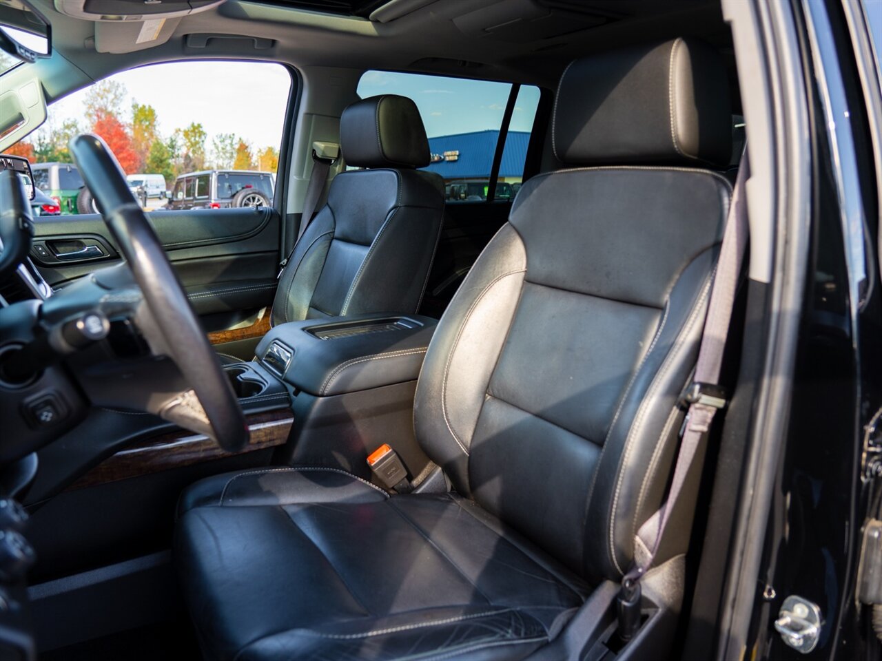 2017 Chevrolet Suburban LT - Photo 20 - Washington, MI 48094