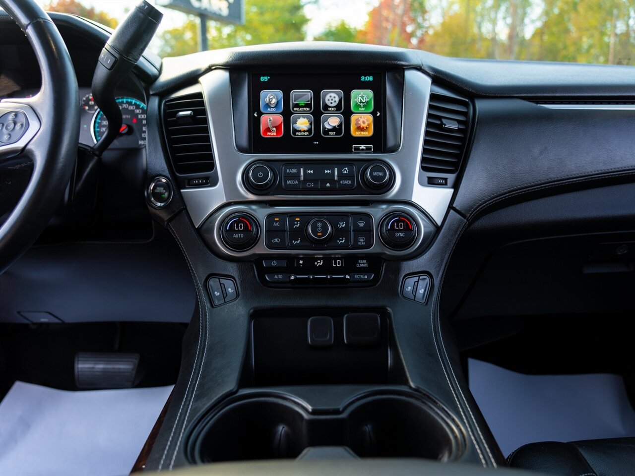 2017 Chevrolet Suburban LT - Photo 35 - Washington, MI 48094