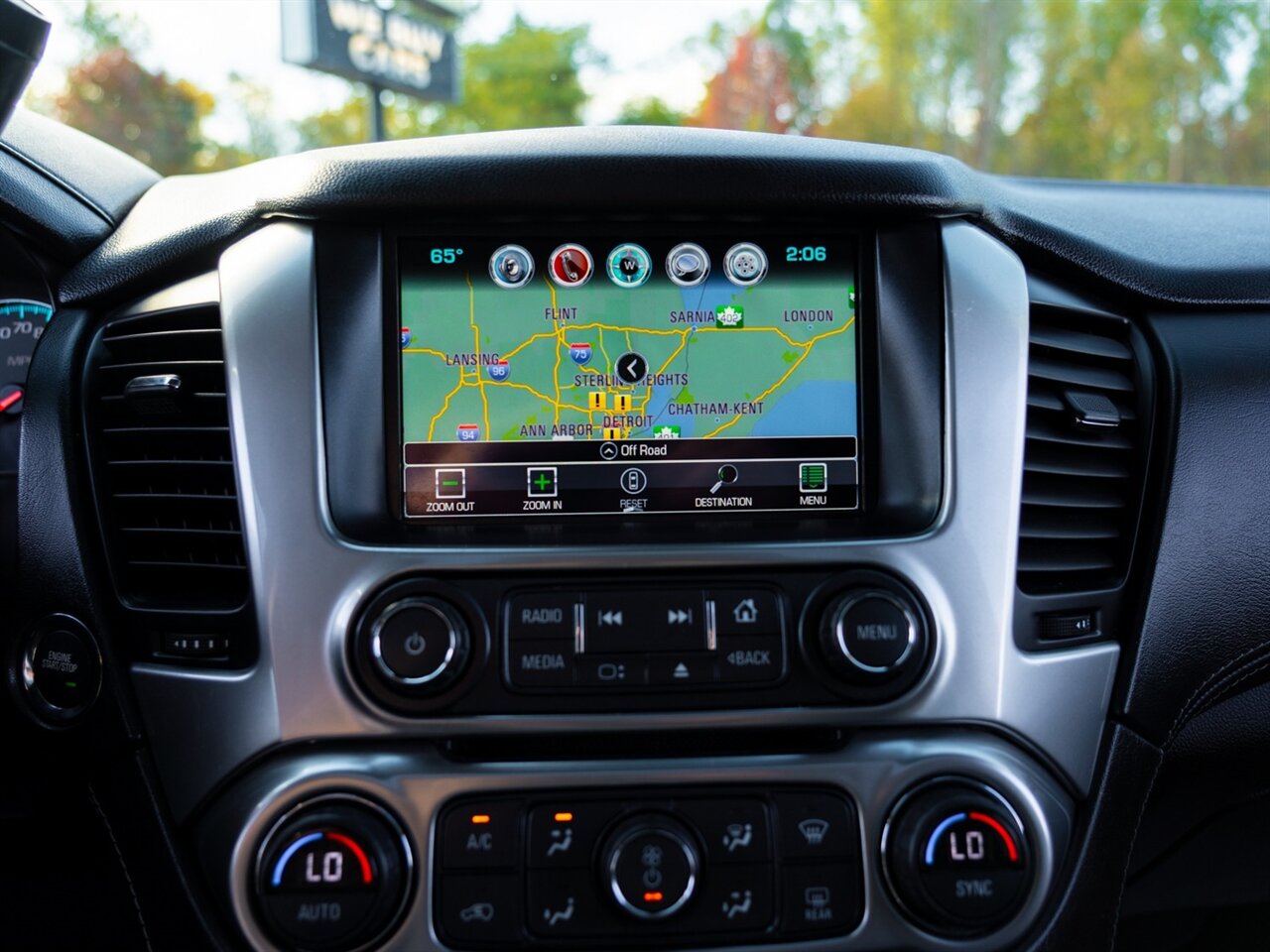 2017 Chevrolet Suburban LT - Photo 34 - Washington, MI 48094