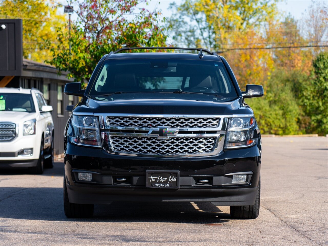 2017 Chevrolet Suburban LT - Photo 2 - Washington, MI 48094