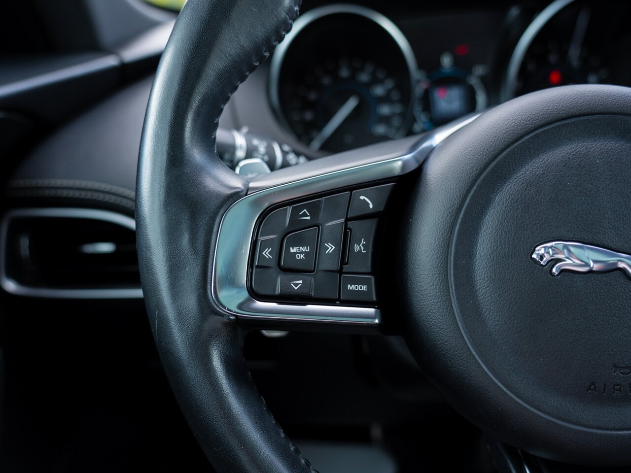 2018 Jaguar F-PACE S   - Photo 30 - Washington, MI 48094