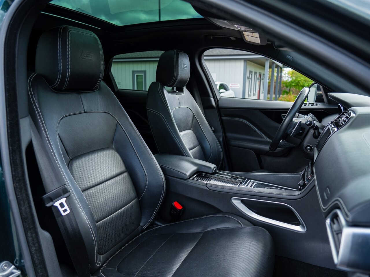 2018 Jaguar F-PACE S   - Photo 22 - Washington, MI 48094
