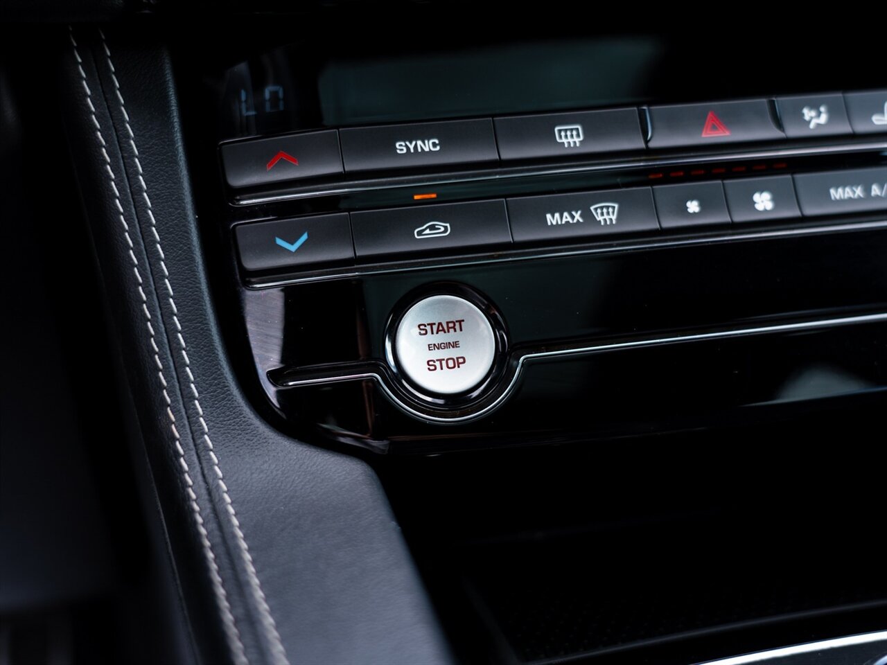 2018 Jaguar F-PACE S   - Photo 38 - Washington, MI 48094