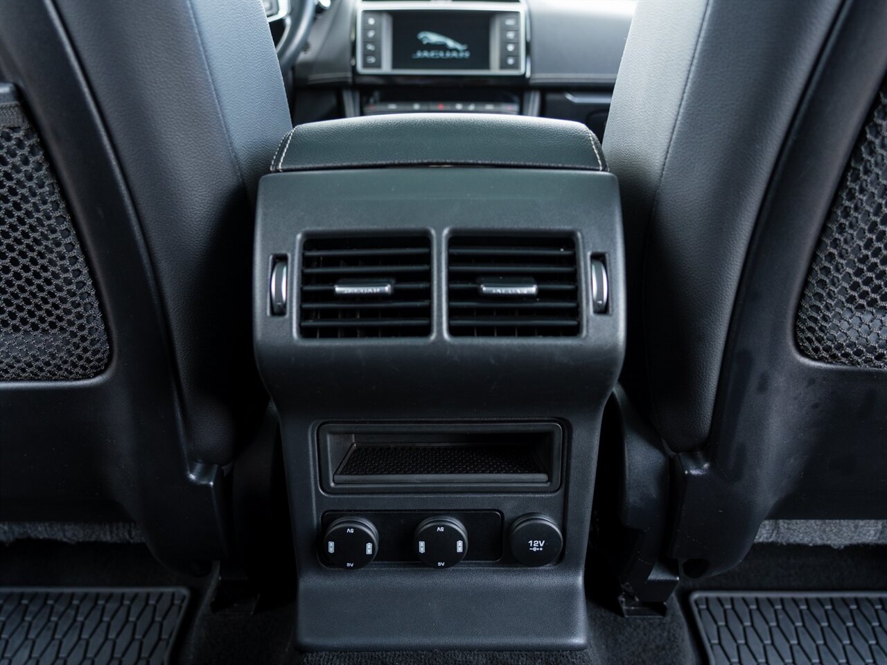 2018 Jaguar F-PACE S   - Photo 25 - Washington, MI 48094