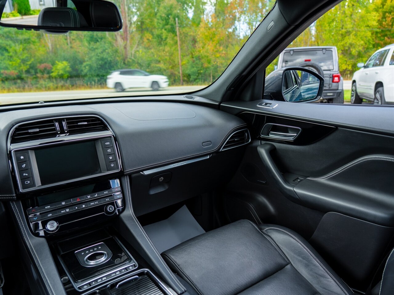 2018 Jaguar F-PACE S   - Photo 28 - Washington, MI 48094