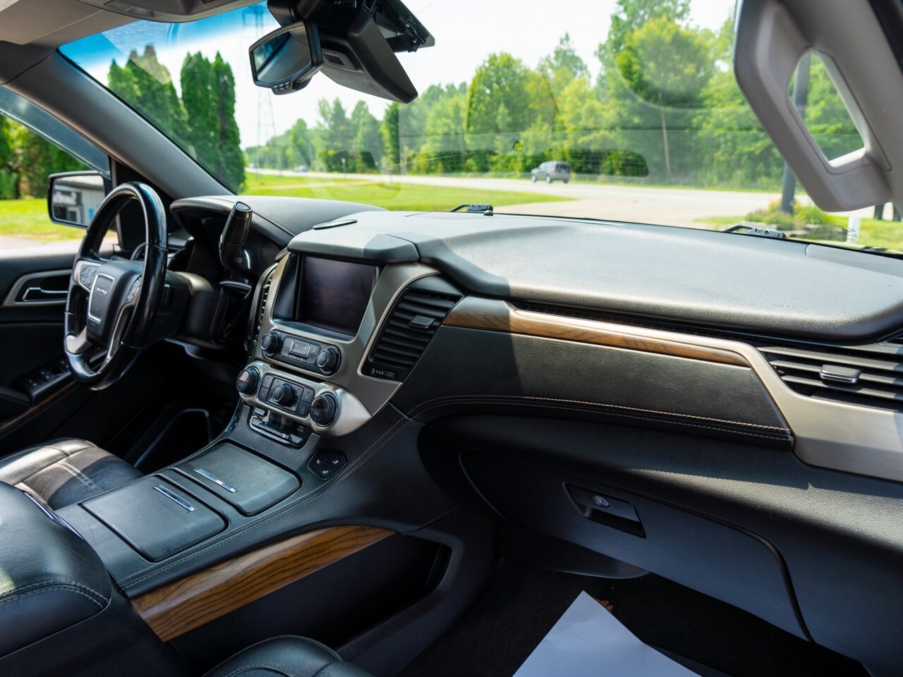 2018 GMC Yukon Denali - Photo 20 - Washington, MI 48094