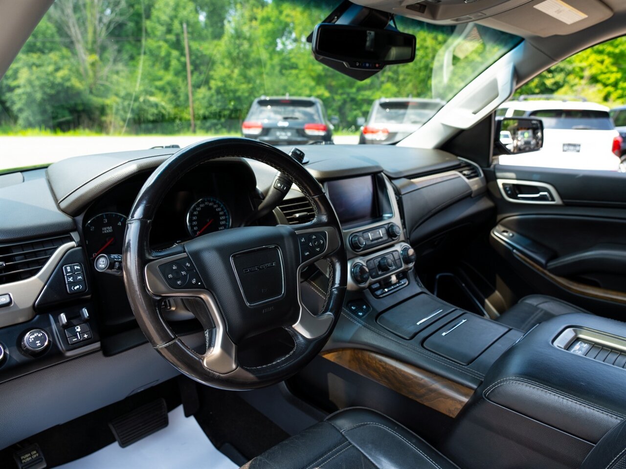 2018 GMC Yukon Denali - Photo 19 - Washington, MI 48094