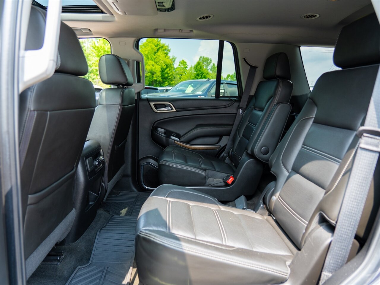 2018 GMC Yukon Denali - Photo 23 - Washington, MI 48094