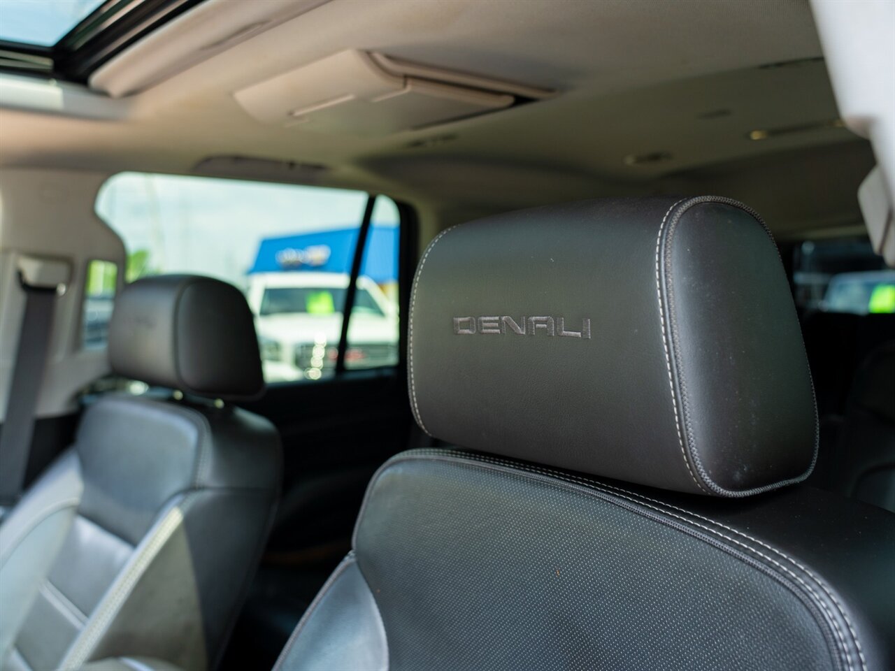 2018 GMC Yukon Denali - Photo 49 - Washington, MI 48094