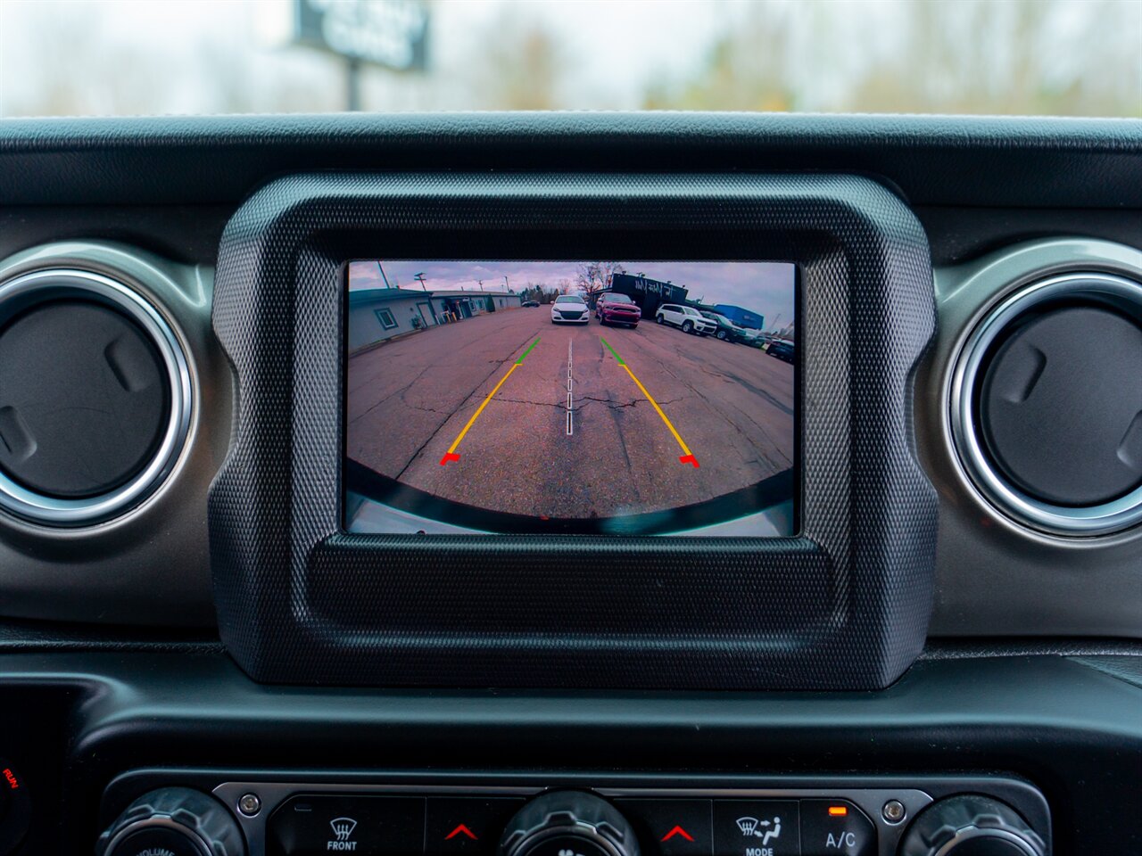 2020 Jeep Wrangler Unlimited Sahara   - Photo 29 - Washington, MI 48094