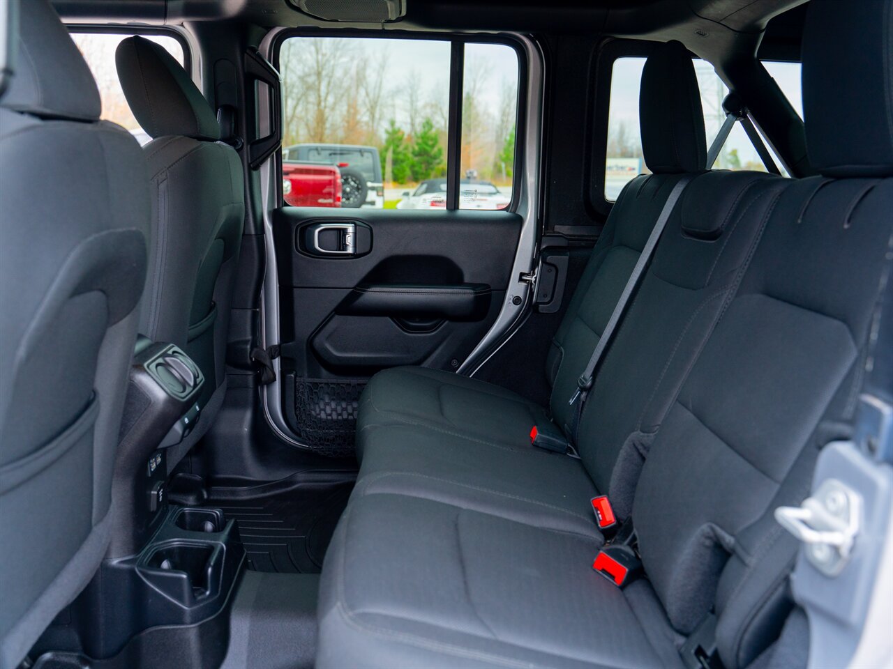 2020 Jeep Wrangler Unlimited Sahara   - Photo 21 - Washington, MI 48094