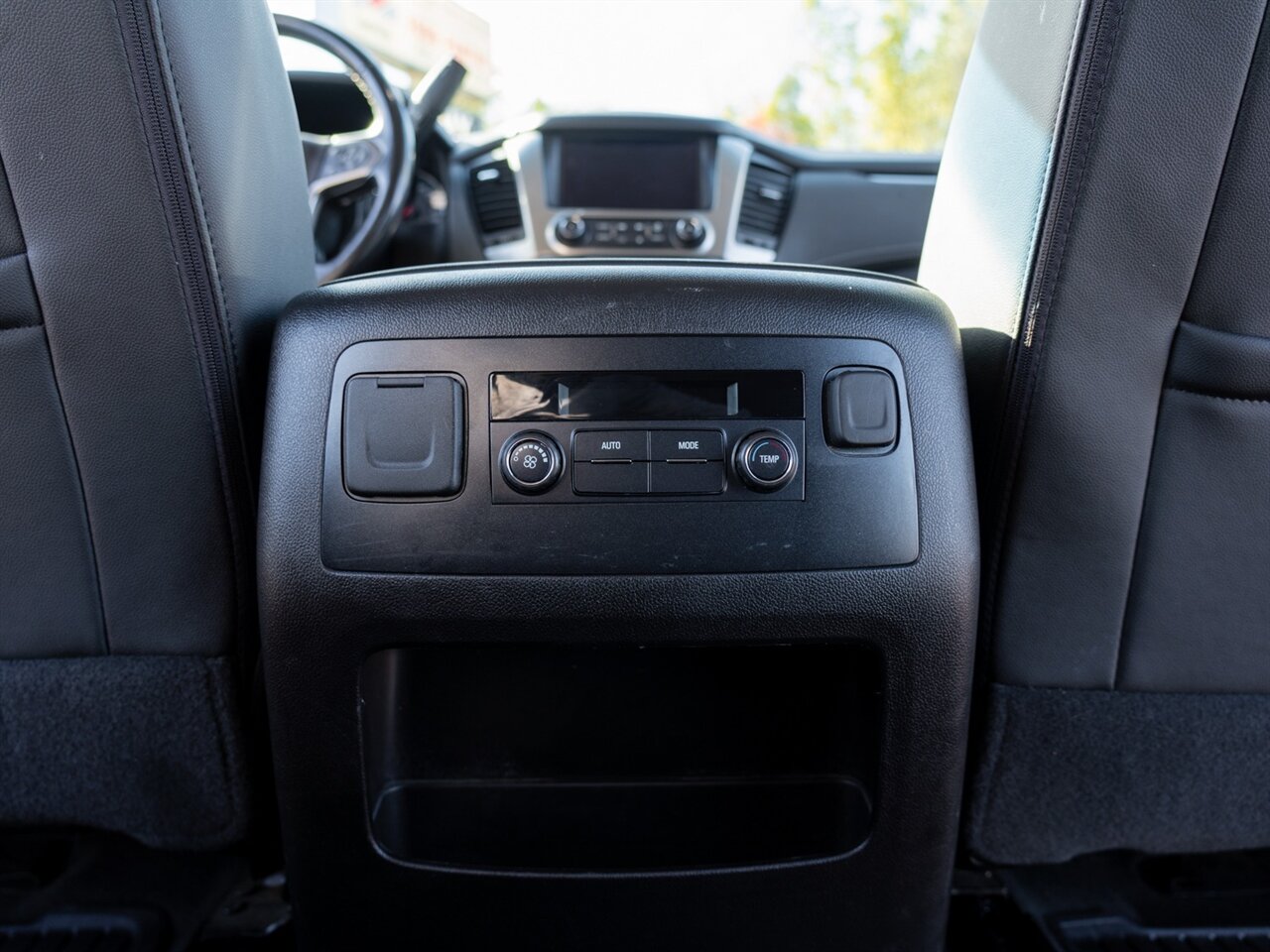 2019 Chevrolet Suburban LT   - Photo 26 - Washington, MI 48094