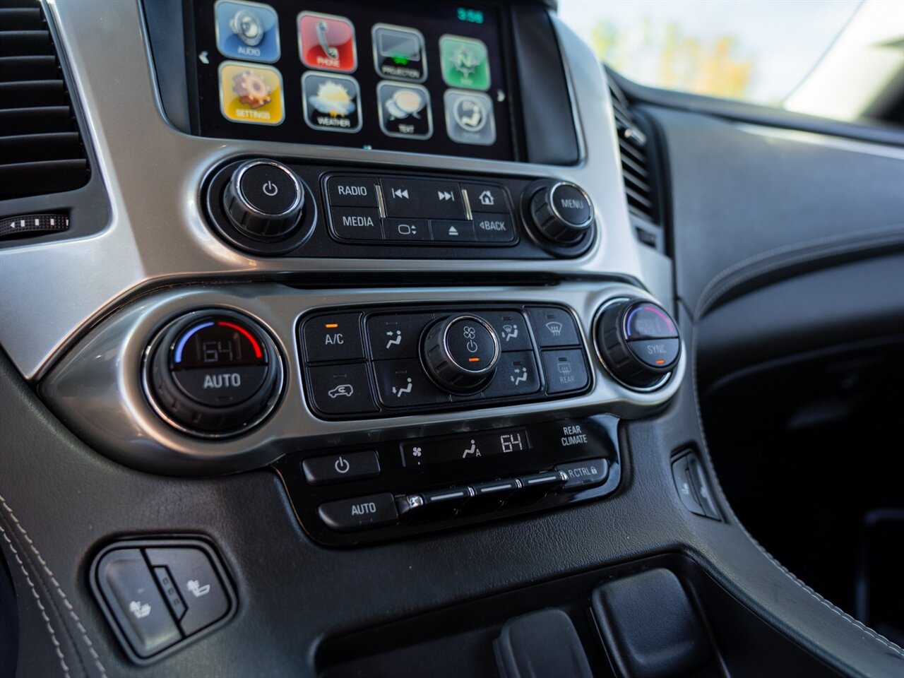 2019 Chevrolet Suburban LT   - Photo 36 - Washington, MI 48094