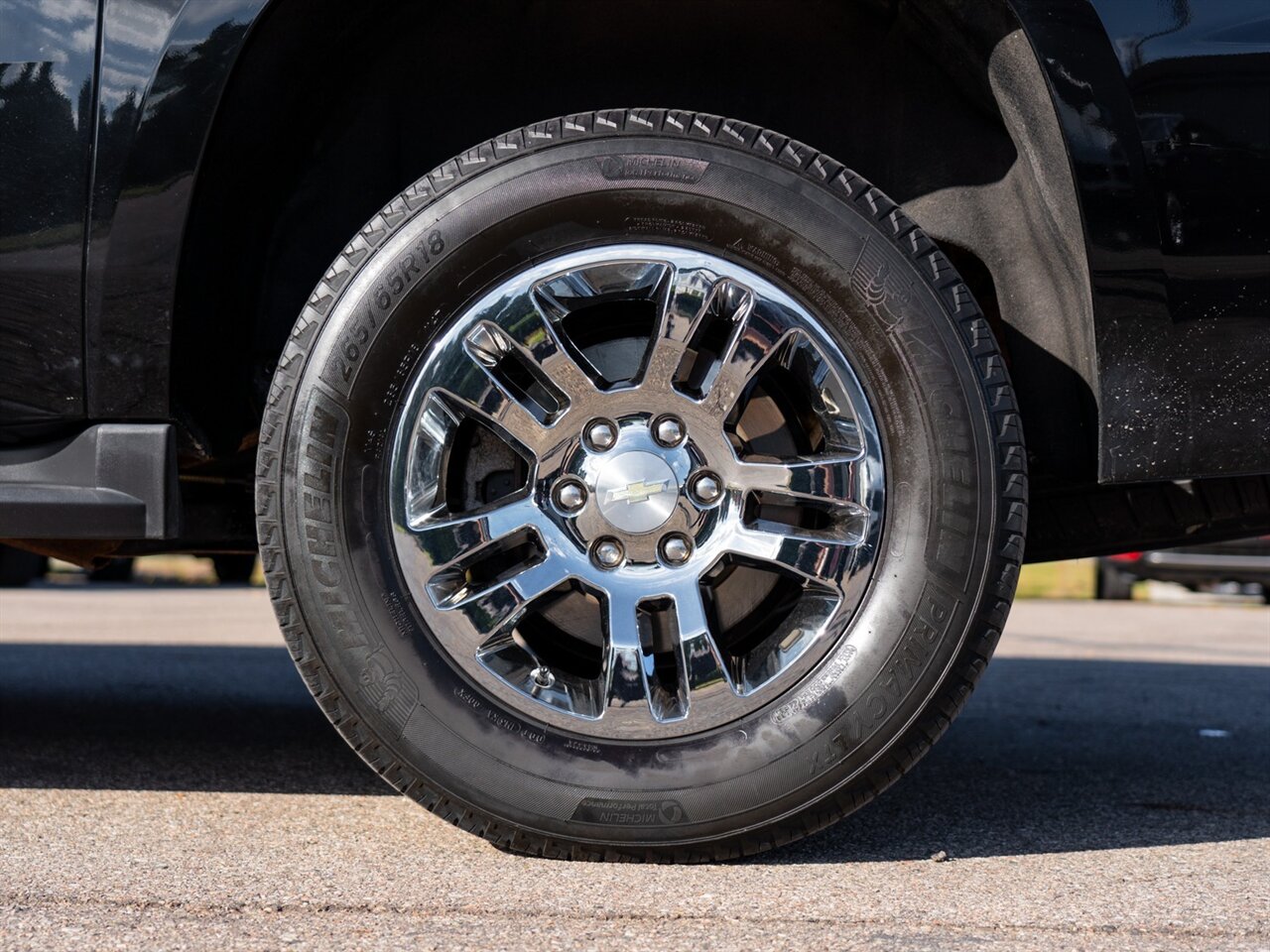 2019 Chevrolet Suburban LT   - Photo 50 - Washington, MI 48094