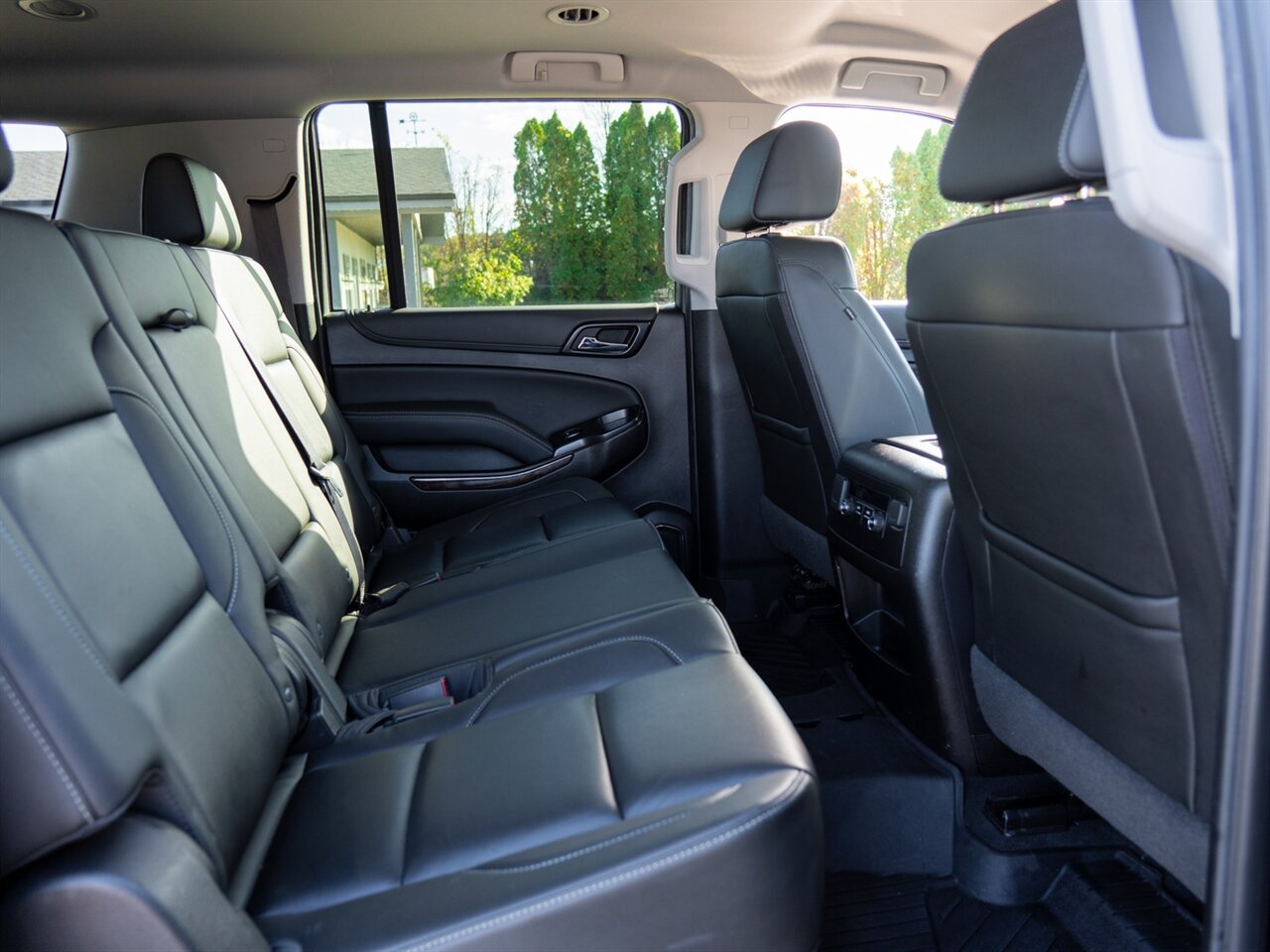 2019 Chevrolet Suburban LT   - Photo 22 - Washington, MI 48094