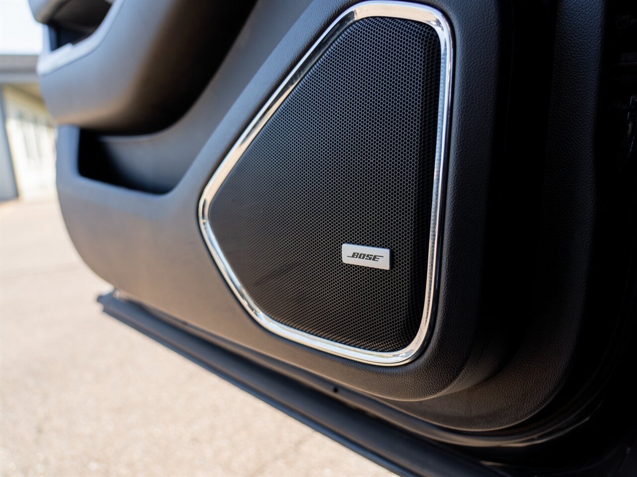 2019 Chevrolet Suburban LT   - Photo 16 - Washington, MI 48094