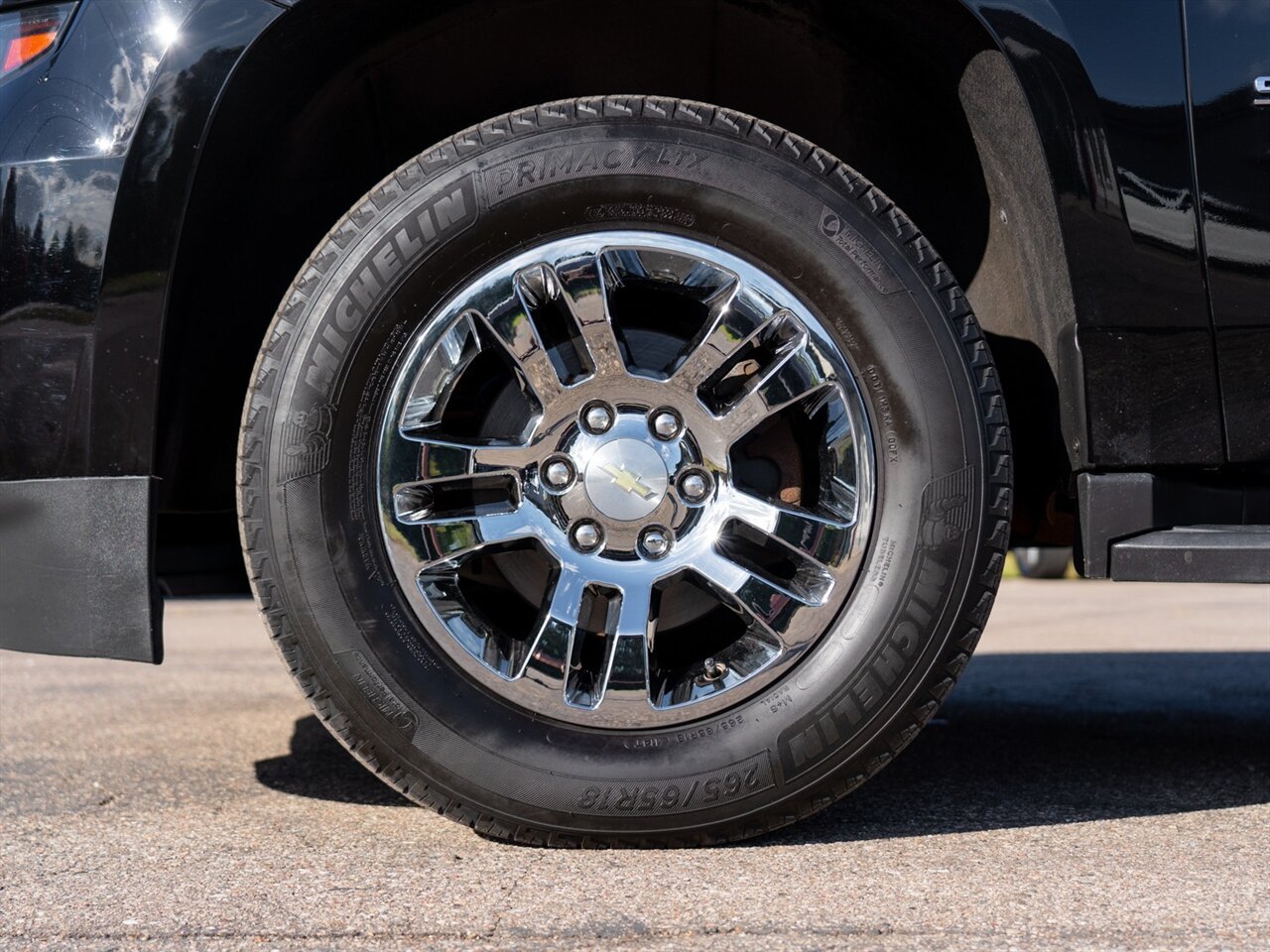 2019 Chevrolet Suburban LT   - Photo 47 - Washington, MI 48094