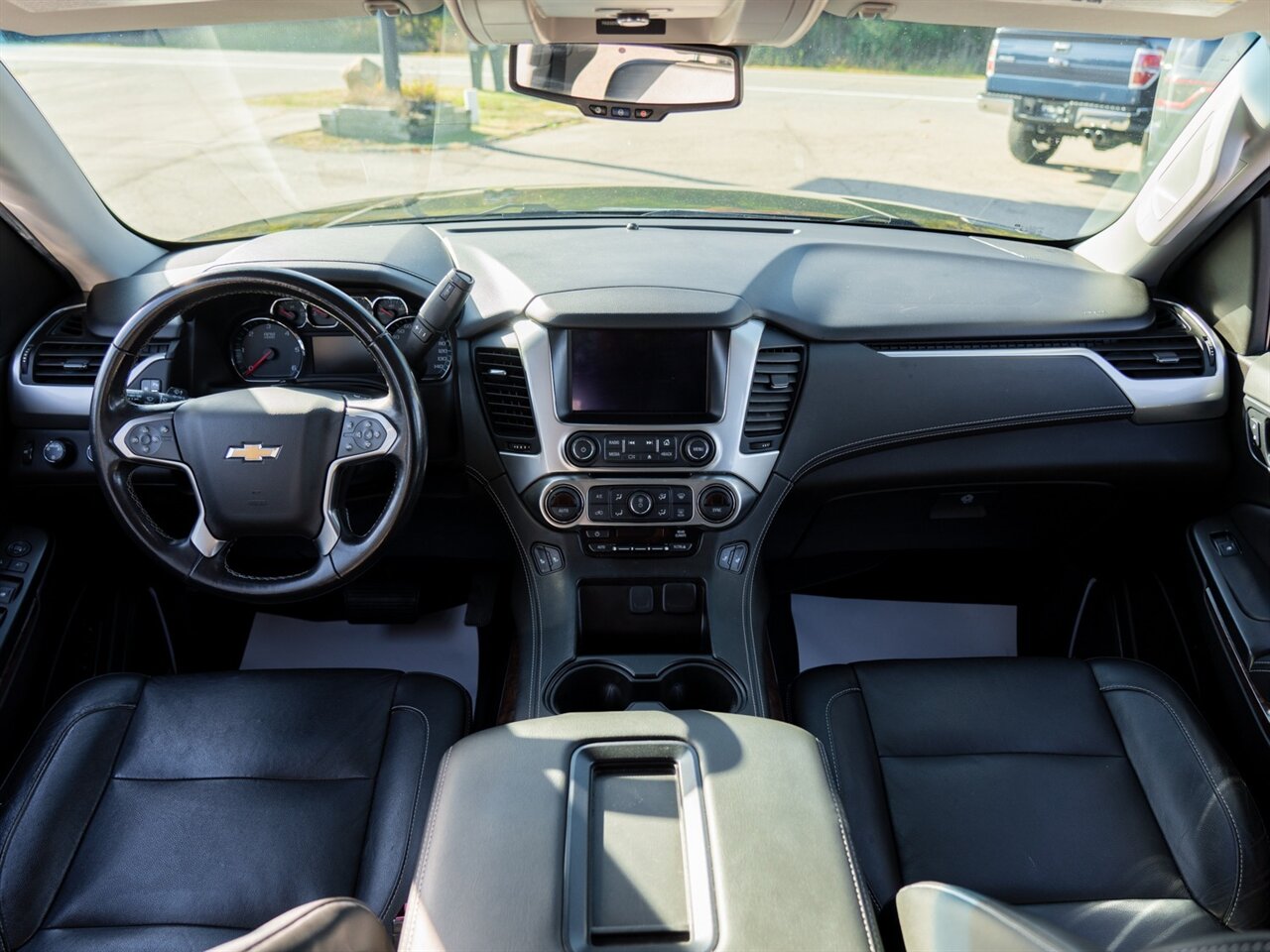 2019 Chevrolet Suburban LT   - Photo 27 - Washington, MI 48094