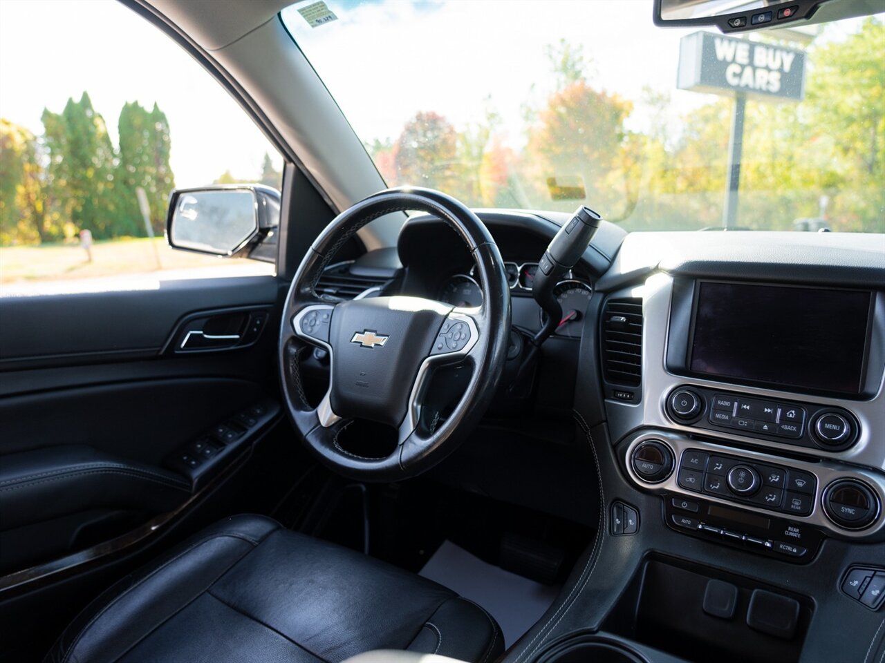 2019 Chevrolet Suburban LT   - Photo 28 - Washington, MI 48094