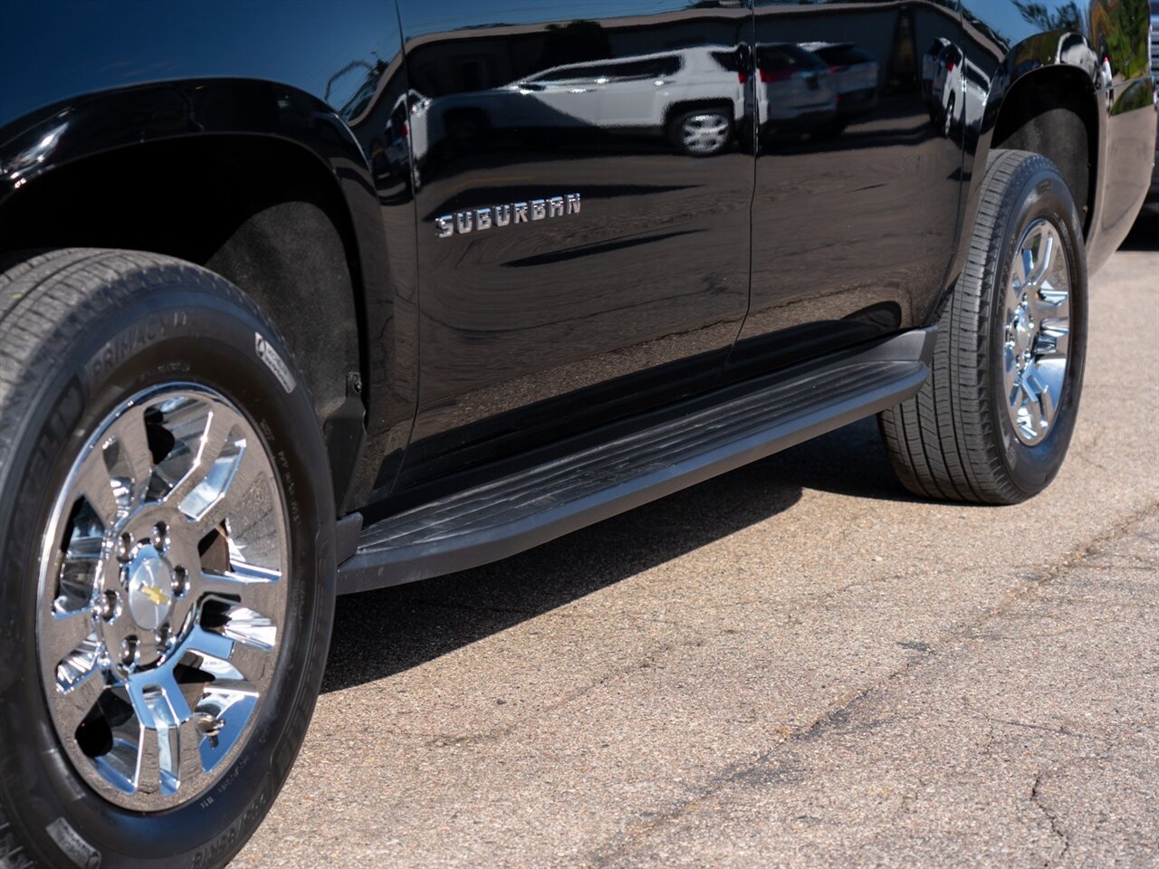 2019 Chevrolet Suburban LT   - Photo 12 - Washington, MI 48094